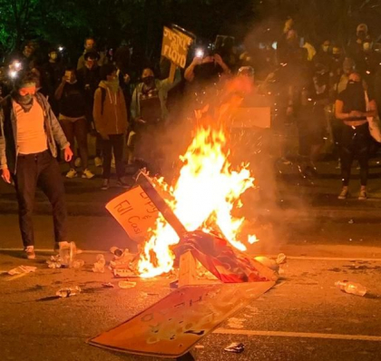VIDEO SUA: Stare de asediu la Washington dupa noi manifestatii langa Casa Alba