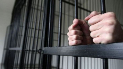 Cei trei adolescenti din Taraclia, care ar fi violat o colega de clasa – trimisi in judecata: sunt invinuit pe doua capete de acuzare Cei trei adolescenti din Taraclia, care ar fi violat o colega de clasa – trimisi in judecata: sunt invinuit pe doua capete de acuzare