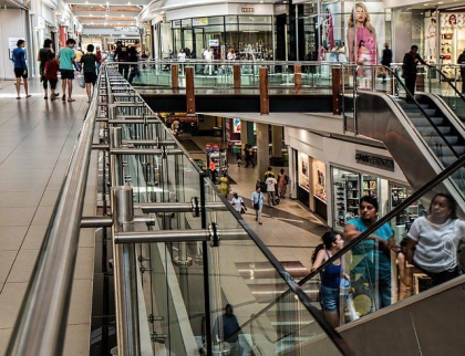Centrele comerciale se vor deschide astazi. Cum vor activa