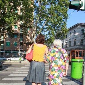 O moldoveanca beata a sarit de pe fereastra ca sa scape de politisti, dupa ce i-a agresat pe batranii de care ingrijea in Italia. Cum s-a intamplat totul