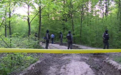 Crima cu sange rece intr-o padure din nordul Romaniei. Un barbat si-a ucis iubita din Republica Moldova Crima cu sange rece intr-o padure din nordul Romaniei. Un barbat si-a ucis iubita din Republica Moldova
