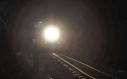 Tragedie la Ocnita. Un barbat a murit, dupa ce a fost lovit de trenul Chisinau - Ocnita. Ce spune politia Tragedie la Ocnita. Un barbat a murit, dupa ce a fost lovit de trenul Chisinau - Ocnita. Ce spune politia