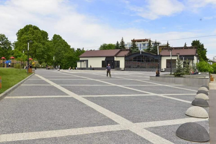 Havuzul pietonal din preajma parcului "Valea Trandafirilor", oprit. Ce spune primarul capitalei Havuzul pietonal din preajma parcului "Valea Trandafirilor", oprit. Ce spune primarul capitalei