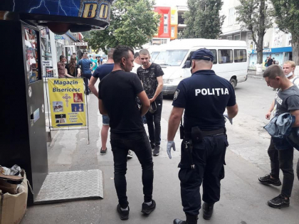 Peste 28 milioane de lei - suma amenzilor aplicate si peste 1200 de procese verbale s-au intocmit pentru nerespectarea masurilor de protectie de la inceputul pandemiei. Mesajul primarului capitalei - GALERIE FOTO Peste 28 milioane de lei - suma amenzilor aplicate si peste 1200 de procese verbale s-au intocmit pentru nerespectarea masurilor de protectie de la inceputul pandemiei. Mesajul primarului capitalei - GALERIE FOTO