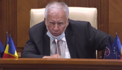 "Frosea, ai facut o prostie mai mare decat tine." Mesajul lui Dumitru Diacov, catre Efrosinia Gretu, in plenul Parlamentului
