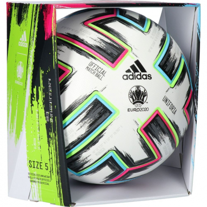 Compania germana de echipament sportiv Adidas a prezentat mingea cu care urmau sa se dispute in aceasta vara meciurile din cadrul turneului de fotbal de la Jocurile Olimpice de la Tokyo Compania germana de echipament sportiv Adidas a prezentat mingea cu care urmau sa se dispute in aceasta vara meciurile din cadrul turneului de fotbal de la Jocurile Olimpice de la Tokyo