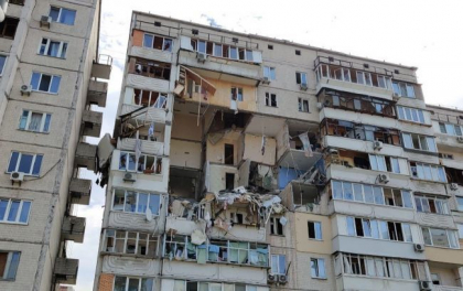 Explozie devastatoare intr-un bloc de locuit din Kiev. Cel putin doua persoane si-au pierdut viata Explozie devastatoare intr-un bloc de locuit din Kiev. Cel putin doua persoane si-au pierdut viata