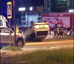 Detalii despre accidentul de pe strada Vadul lui Voda, unde o masina s-a rasturnat. Un sofer a avut nevoie de ingrijiri medicale Detalii despre accidentul de pe strada Vadul lui Voda, unde o masina s-a rasturnat. Un sofer a avut nevoie de ingrijiri medicale