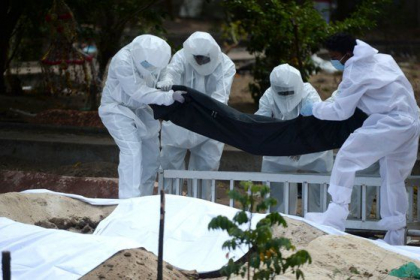 COVID-19 in lume. Brazilia a depasit pragul de 50.000 de decese provocate de noul coronavirus. Zilnic mor circa o mie de oameni COVID-19 in lume. Brazilia a depasit pragul de 50.000 de decese provocate de noul coronavirus. Zilnic mor circa o mie de oameni