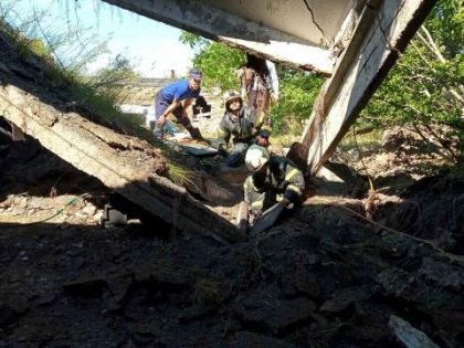 Un barbat, transportat de urgenta la spital dupa ce peste el s-au prabusit placi de beton Un barbat, transportat de urgenta la spital dupa ce peste el s-au prabusit placi de beton