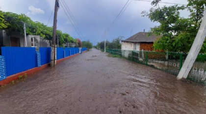 Dezastru in satul Gherman, Ungheni. Apele au rupt digul de protectie a localitatii contra apelor pluviale - VIDEO/GALERIE FOTO