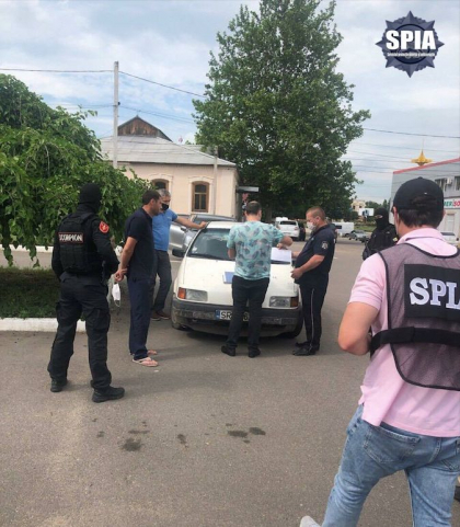 Un politist din Soroca, prins in flagrant cum ia mita. Ce spune MAI - FOTO Un politist din Soroca, prins in flagrant cum ia mita. Ce spune MAI - FOTO