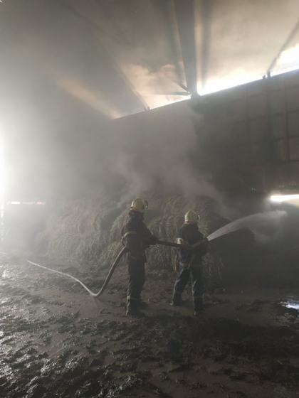 Incendiu la Cahul. O ferma de vite, cuprinsa de flacari. Ce spun pompierii - GALERIE FOTO