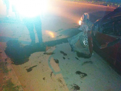 Grav accident pe o strada din capitala. O masina a fost facuta zob, iar soferul - transportat la spital - GALERIE FOTO Grav accident pe o strada din capitala. O masina a fost facuta zob, iar soferul - transportat la spital - GALERIE FOTO