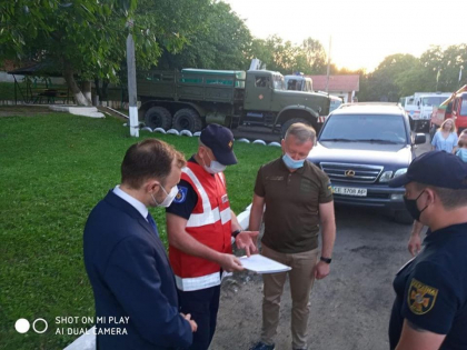 Ajutorul oferit Ucrainei pentru a face fata consecintelor inundatiilor a ajuns la Cernauti - FOTO Ajutorul oferit Ucrainei pentru a face fata consecintelor inundatiilor a ajuns la Cernauti - FOTO