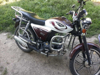 Accident grav la Briceni. Doi barbati s-au izbit violent cu motocicleta intr-un gard de piatra. Pasagerul a murit la fata locului