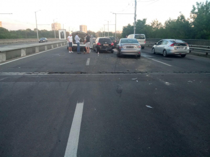 Accident cu implicarea a patru masini, pe o strada din capitala. Ce spune politia - FOTO Accident cu implicarea a patru masini, pe o strada din capitala. Ce spune politia - FOTO