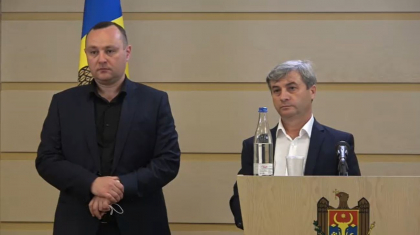 Vlad Batrancea si Corneliu Furculita condamna plecarea lui Gatcan din PSRM: "Un deputat care pentru 1-2 milioane de dolari este gata sa-si vanda propria mama..."prostitutie" politica" - VIDEO