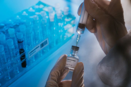 Comisia Europeana autorizeaza punerea pe piata a antiviralului Remdesivir, pentru cei infectati cu coronavirus Comisia Europeana autorizeaza punerea pe piata a antiviralului Remdesivir, pentru cei infectati cu coronavirus