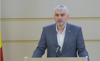 Alexandu Slusari: “ Suntem obosiți de acest serial Santa Gatcan”. Ce spune deputatul despre noul filmulet: "Faptul ca ochii lui erau instecleniti era evident ca nu vorbeste liber" Alexandu Slusari: “ Suntem obosiți de acest serial Santa Gatcan”. Ce spune deputatul despre noul filmulet: "Faptul ca ochii lui erau instecleniti era evident ca nu vorbeste liber"