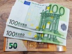 Un miel, 10 litri de vin si 250 de euro mita. Cum a incercat un tanar din Cahul sa scape de serviciul militar Un miel, 10 litri de vin si 250 de euro mita. Cum a incercat un tanar din Cahul sa scape de serviciul militar