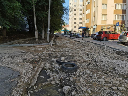 Cum arata unele drumuri din capitala, dupa ploile din weekend. Ion Ceban anunta ce strazi vor intra in reparatie - FOTO