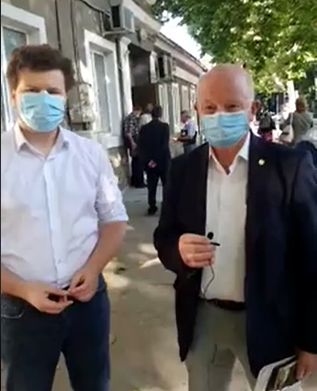 Deputatii PAS, despre situatia de la CNAS privind recalcularea pensiilor: "Pensionarii sunt obligati sa se prezinte cu copiile actelor de pe timpurile lui Papura-Voda si sa stea la coada, fiind in grupul de risc" - VIDEO