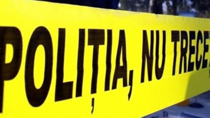 O femeie s-a aruncat in gol de pe un bloc de locuit din centrul capitalei. Politia urmeaza sa afle identitatea acesteia 