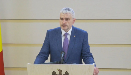 LIVE. Briefing sustinut de Vicepresedintele Parlamentului Republicii Moldova, Alexandru Slusari, in timpul sedintei Parlamentului 