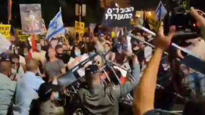 Violente intre manifestanti anti-coruptie si politie in fata resedintei premierului israelian, Benjamin Netanyahu