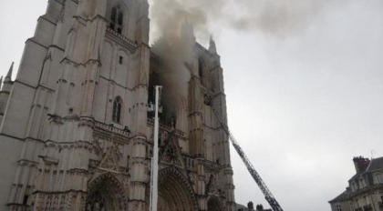 Incendiu la catedrala din Nantes. Autoritatile il trateaza ca pe un act criminal - VIDEO
Incendiu la catedrala din Nantes. Autoritatile il trateaza ca pe un act criminal - VIDEO