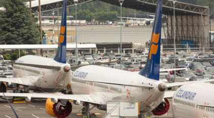Compania aeriana care si-a concediat toti insotitorii de zbor. Pilotii vor prelua sarcinile acestora
