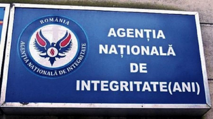 Cinci persoane risca sa fie decazute din dreptul de a detine o functie publica, dupa ce au detinut doua sau mai multe functii simultan