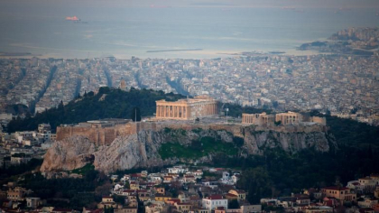 Grecia nu a inregistrat niciun caz nou de infectare de la turisti, dar frustrarea creste din cauza petrecerilor de pe plaje