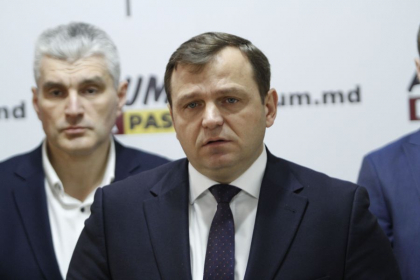 Deputatii se intrunesc in sedinta pentru a examina motiunea de cenzura impotriva Guvernului Chicu - VIDEO