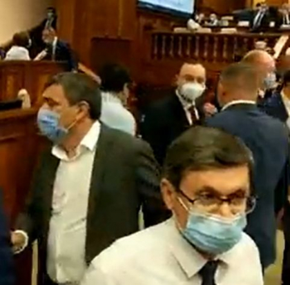 Deputatii PAS: "Chicu a inceput sa spuna minciuni si noi l-am oprit"