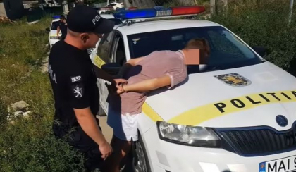 Politisti pusi pe jar de un sofer minor. Patru tineri, printre care trei minori, au fost retinuti dupa ce au furat un automobil si se plimbau pe strazile capitalei - VIDEO Politisti pusi pe jar de un sofer minor. Patru tineri, printre care trei minori, au fost retinuti dupa ce au furat un automobil si se plimbau pe strazile capitalei - VIDEO
