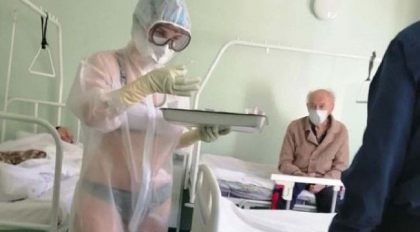 Asistenta din Rusia, care a ingrijit pacienti in lenjerie intima, va deveni prezentatoare tv Asistenta din Rusia, care a ingrijit pacienti in lenjerie intima, va deveni prezentatoare tv