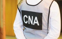 Au falsificat certificate la coronavirus pentru bani doritorilor de a trece frontiera ilegal. Un politist de frontiera si doi soferi risca 10 ani de puscarie Au falsificat certificate la coronavirus pentru bani doritorilor de a trece frontiera ilegal. Un politist de frontiera si doi soferi risca 10 ani de puscarie