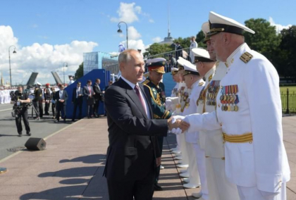 Vladimir Putin anunta ca va dota marina rusa cu arme nucleare supersonice. Ziua Marinei, un exercitiu de imagine pentru liderul rus Vladimir Putin anunta ca va dota marina rusa cu arme nucleare supersonice. Ziua Marinei, un exercitiu de imagine pentru liderul rus