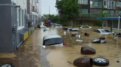 Inundatii grave intr-un oras din Coreea de Sud. Oamenii au fost salvati cu barci pneumatice - VIDEO