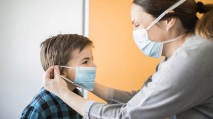 Studiu nou: Copiii sub 5 ani au o cantitate de virus de 10 pana la 100 de ori mai mare decat adultii Studiu nou: Copiii sub 5 ani au o cantitate de virus de 10 pana la 100 de ori mai mare decat adultii