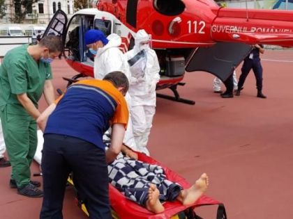 Barbat de 44 de ani, transportat in stare grava la Chisinau cu un echipaj SMURD Barbat de 44 de ani, transportat in stare grava la Chisinau cu un echipaj SMURD