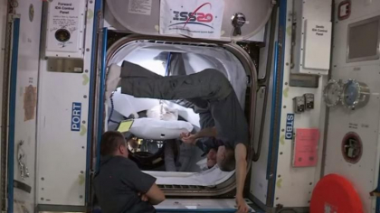 Capsula Crew Dragon a SpaceX se pregateste de aterizare, dupa zborul istoric catre Statia Spatiala Internationala - VIDEO