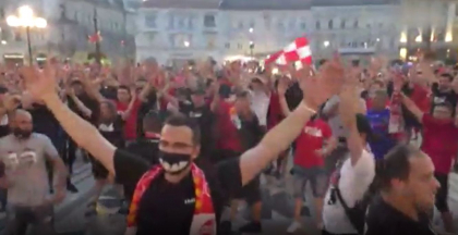 Nebunie de zile mari pe strazile din Arad. Suporterii clubului local au sfidat pandemia, dupa ce clubul lor preferat a reusit promovarea in Liga 1 