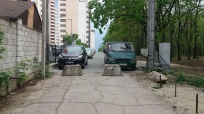 Barierele si limitatoarele de acces instalate ilegal in capitala vor fi evacuate - GALERIE FOTO Barierele si limitatoarele de acces instalate ilegal in capitala vor fi evacuate - GALERIE FOTO