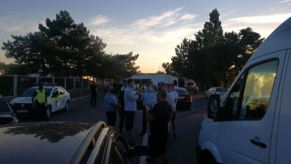 Reactia politiei de frontiera, dupa ce mai multi soferi au protestat la vama Leuseni, blocand trecerea: "Majoritatea din manifestanti presteaza servicii ilegale de transport"