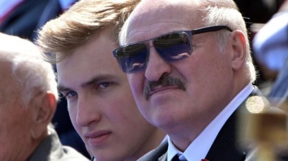Aleksandr Lukasenko a fost reales pentru a sasea oara presedintele Belarusului, cu aproape 80% din voturi Aleksandr Lukasenko a fost reales pentru a sasea oara presedintele Belarusului, cu aproape 80% din voturi