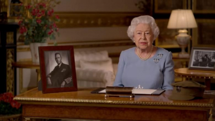 Regina Elisabeta a II-a i-a eliminat pe printul Andrew, Harry si Meghan Markel de pe site-ul familiei regale britanice