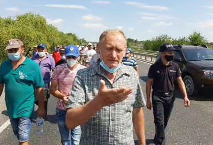 LIVE. Sute de agricultori protesteaza la Ialoveni LIVE. Sute de agricultori protesteaza la Ialoveni